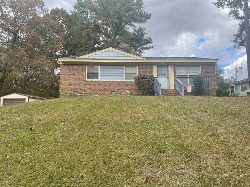 305 Plaza Dr, Garner, NC 27529