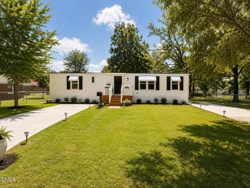 305 Preston St, Selma, NC 27576