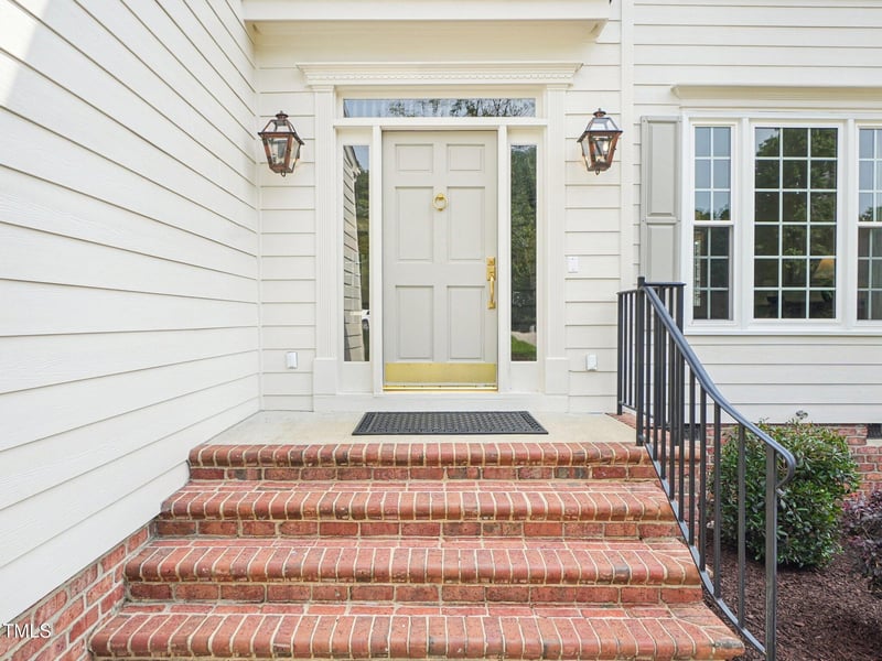 305 Promontory Point Dr, Cary, NC 27513
