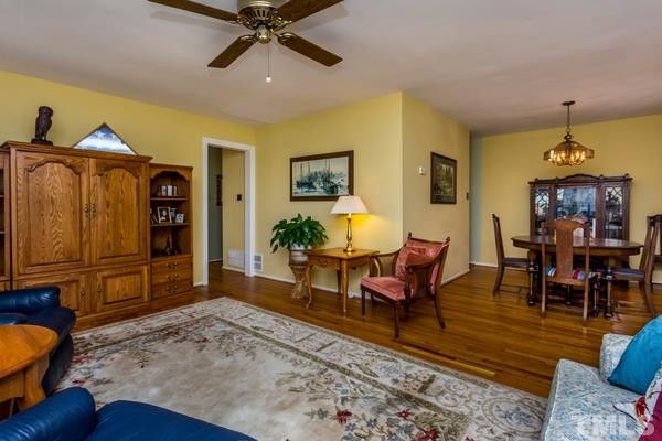 305 Quail Dr, Raleigh, NC 27604