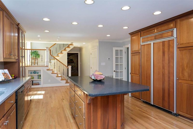 305 Queensferry Dr, Cary, NC 27511