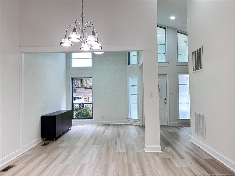 305 Reid Ct, Fayetteville, NC 28314