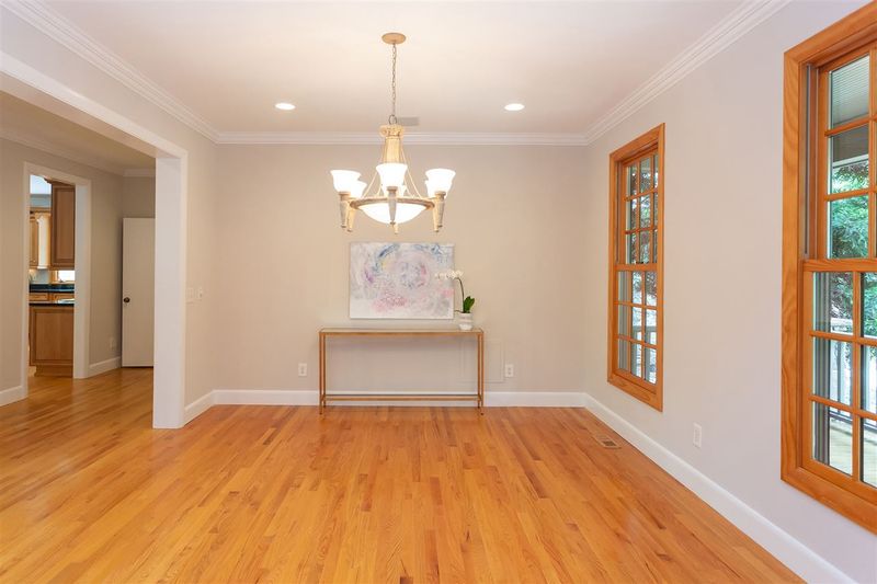305 Rhododendron Dr, Chapel Hill, NC 27517