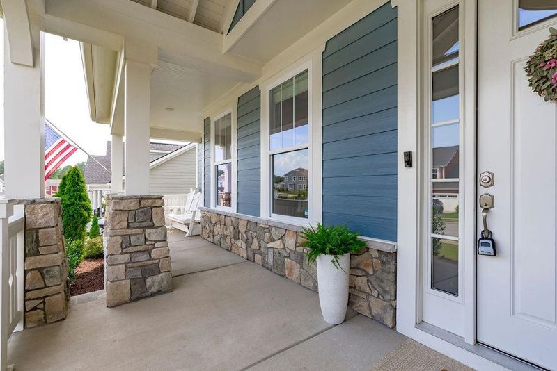 305 Scarlet Tanager Cir, Holly Springs, NC 27540