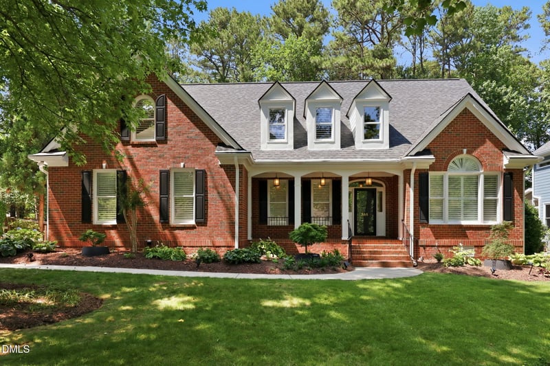 305 Southglen Dr, Cary, NC 27518