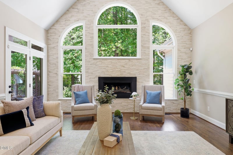 305 Southglen Dr, Cary, NC 27518
