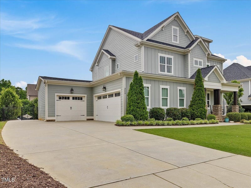 305 Springtree Cir, Fuquay Varina, NC 27526