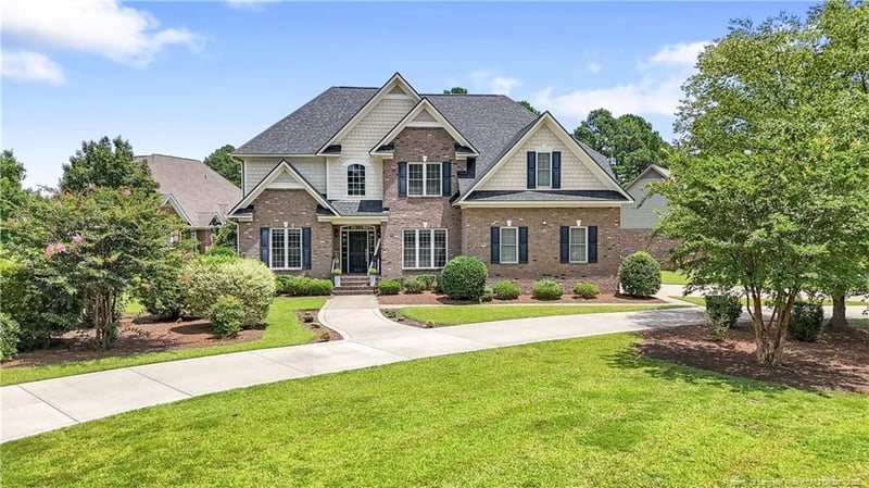 305 St Martins Pl, Fayetteville, NC 28311