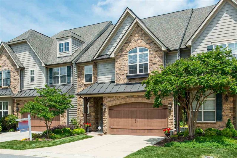 305 Sunstone Dr, Cary, NC 27519