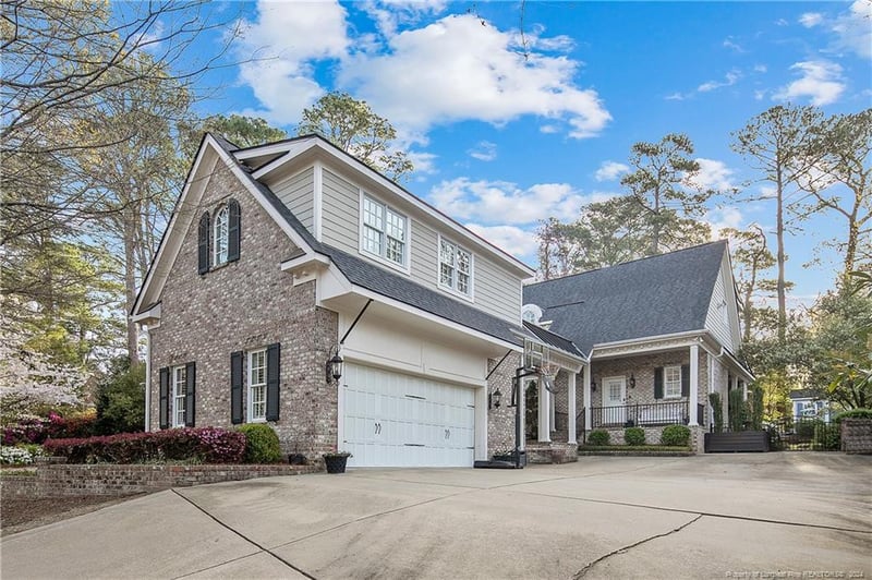 305 Sylvan Rd, Fayetteville, NC 28305