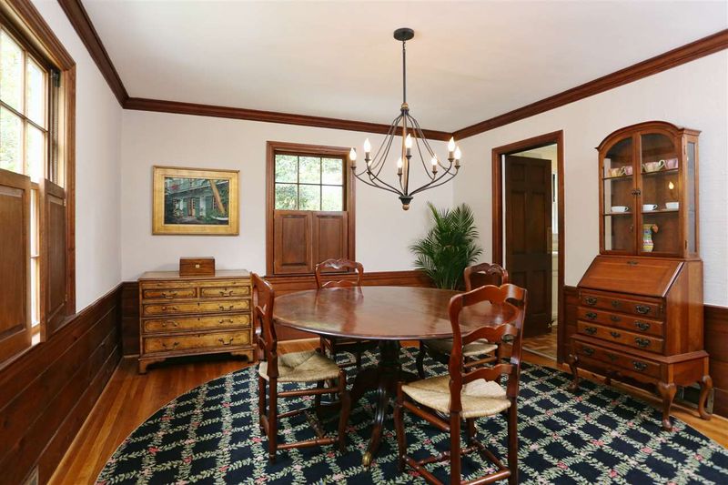 305 W University Dr, Chapel Hill, NC 27514