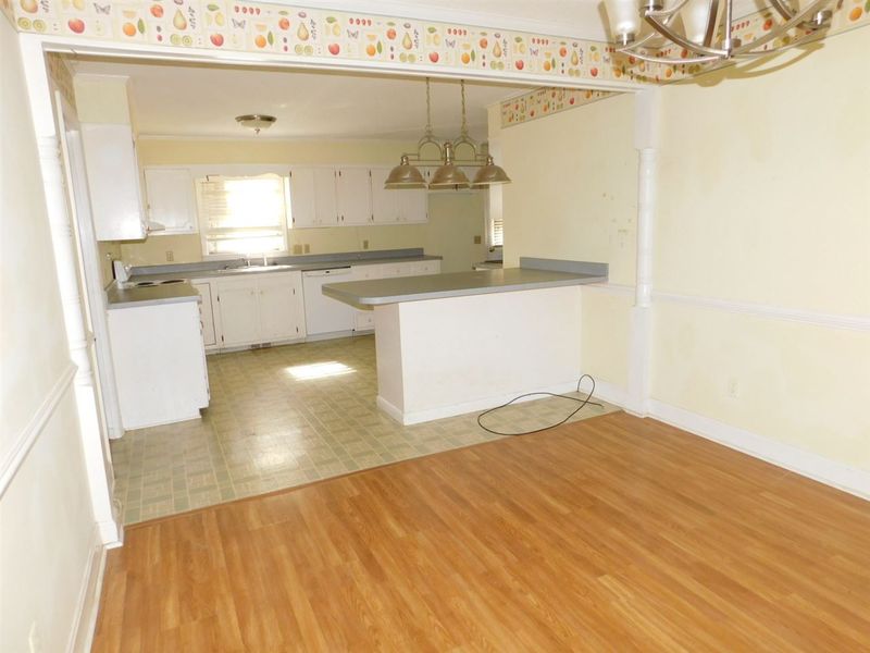 305 W Wilson St, Smithfield, NC 27577