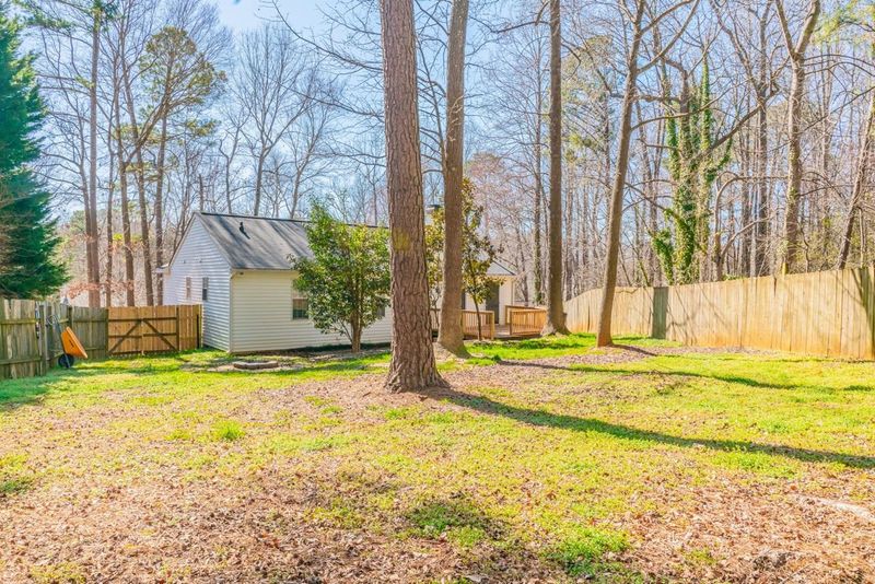305 Wolfbridge Rd, Holly Springs, NC 27540
