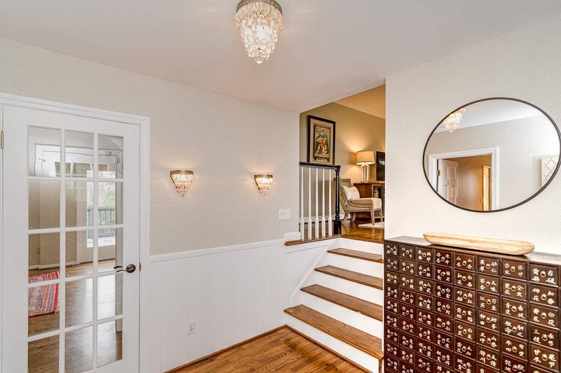 305 Woodhaven Rd, Chapel Hill, NC 27514