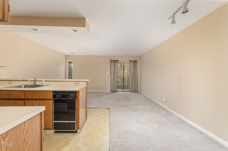 3051 Huntleigh Dr, Raleigh, NC 27604