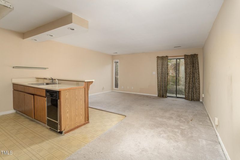 3051 Huntleigh Dr, Raleigh, NC 27604