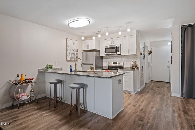 3053 Huntleigh Dr, Raleigh, NC 27604