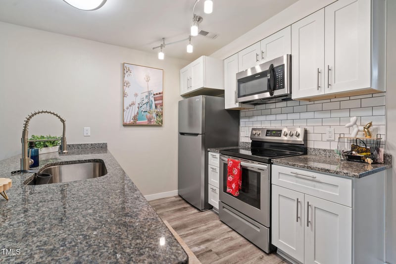 3053 Huntleigh Dr, Raleigh, NC 27604