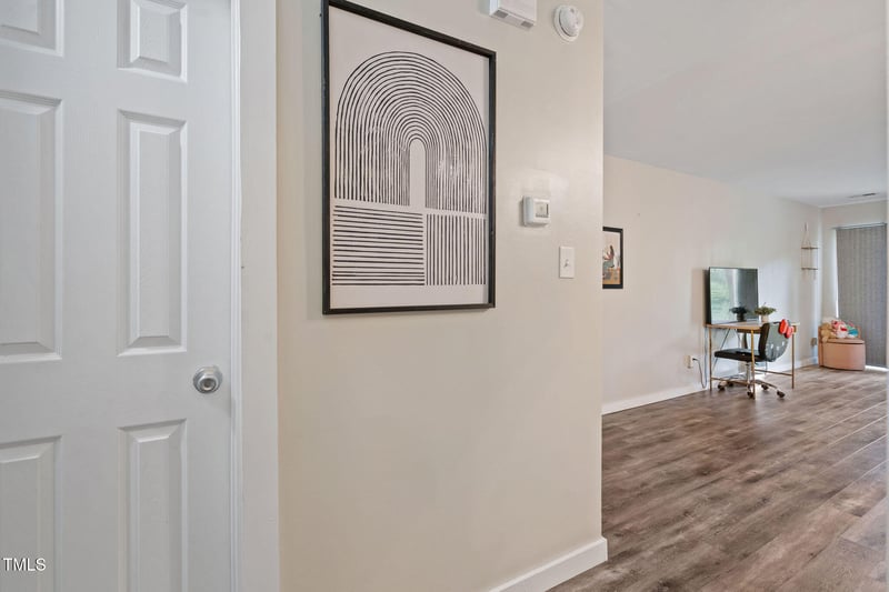 3053 Huntleigh Dr, Raleigh, NC 27604