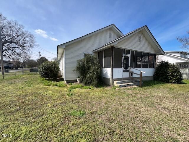 306 S 17th St, Erwin, NC 28339