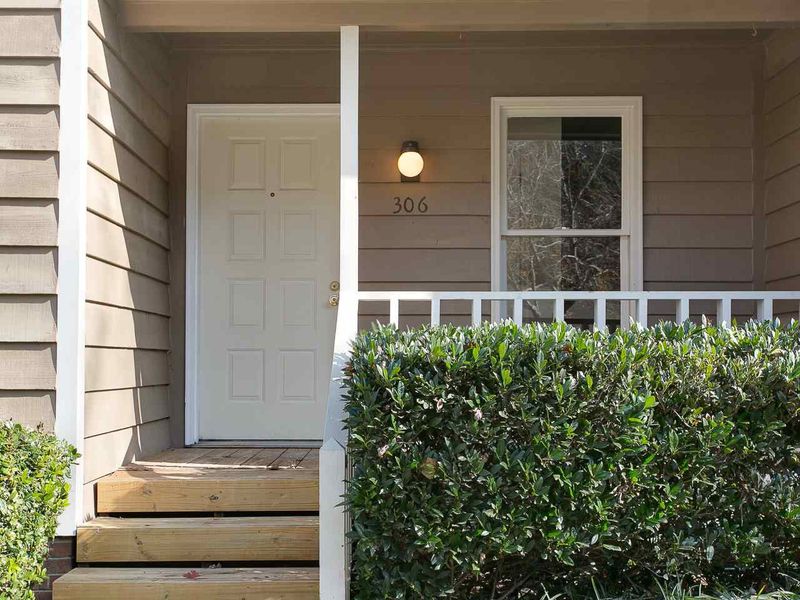 306 Applecross Dr, Cary, NC 27511