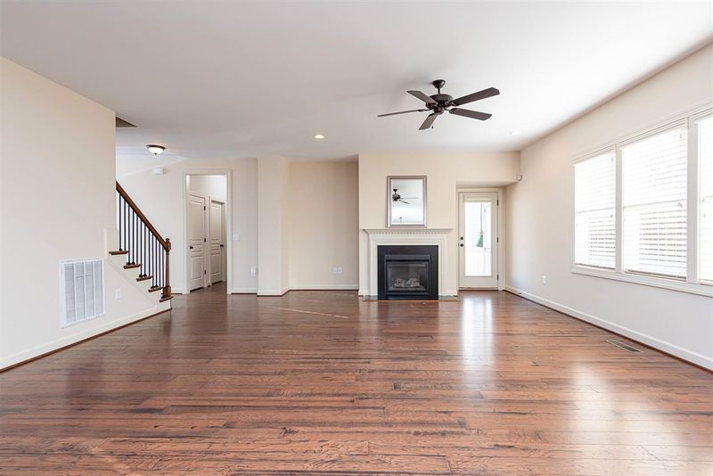 306 Ashdown Forest Ln, Cary, NC 27519