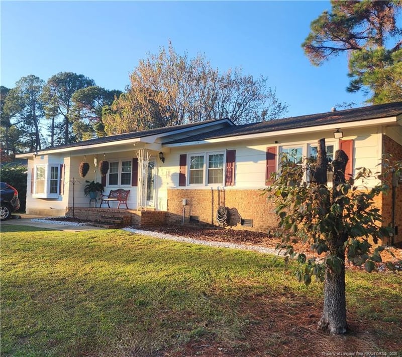 306 Bandera Dr, Fayetteville, NC 28303