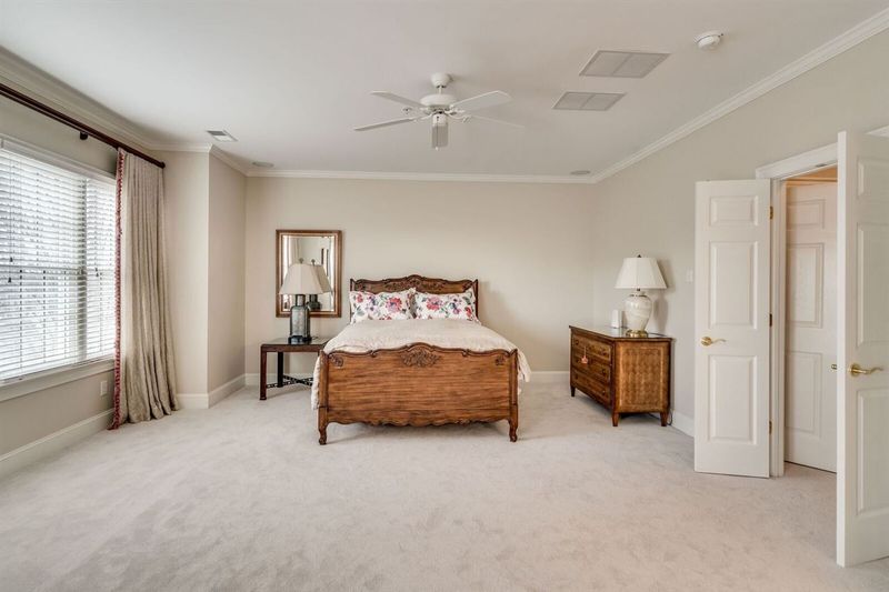 306 W Barbee Chapel Rd, Chapel Hill, NC 27517