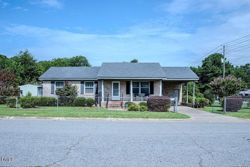 306 S Brevard St, Selma, NC 27576