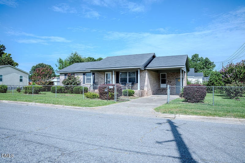 306 S Brevard St, Selma, NC 27576