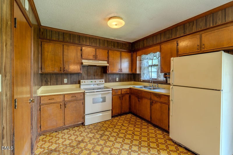 306 S Brevard St, Selma, NC 27576