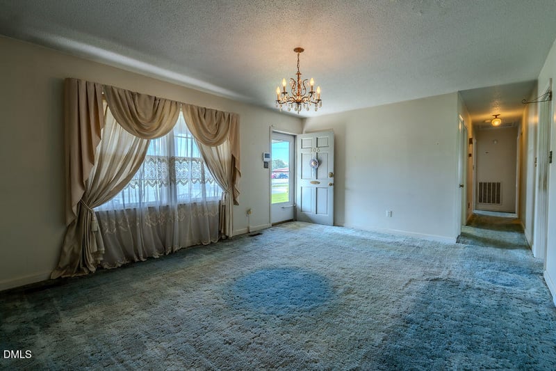 306 S Brevard St, Selma, NC 27576