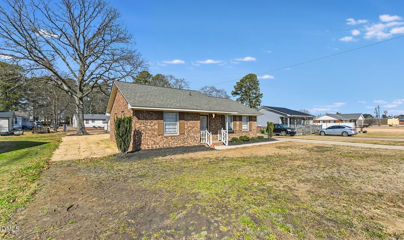 306 Chicopee Rd, Benson, NC 27504