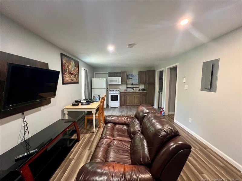 306 Cumberland St, Fayetteville, NC 28301