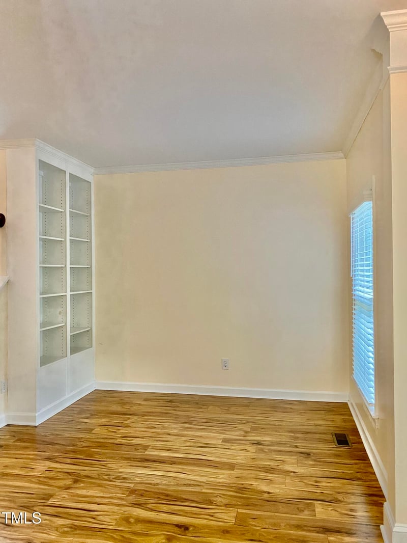 306 Fincastle Dr, Cary, NC 27513