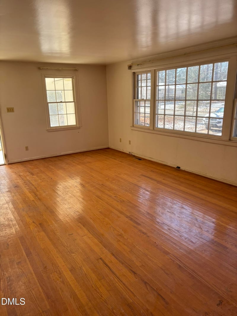 306 Hickory Dr, Chapel Hill, NC 27517