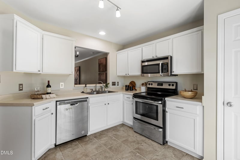 306 Knightsborough Way, Apex, NC 27502