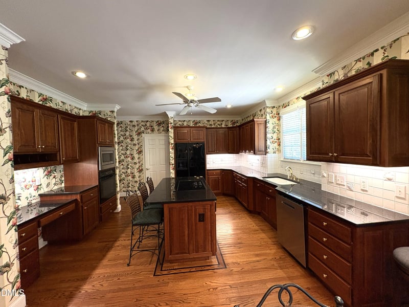 306 Lakeside Cir, Zebulon, NC 27597