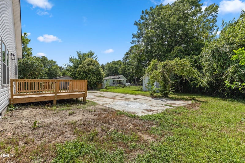 306 Martin Luther King Jr Dr, Smithfield, NC 27577