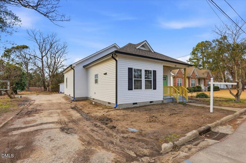 306 Martin Luther King Junior Dr, Smithfield, NC 27577