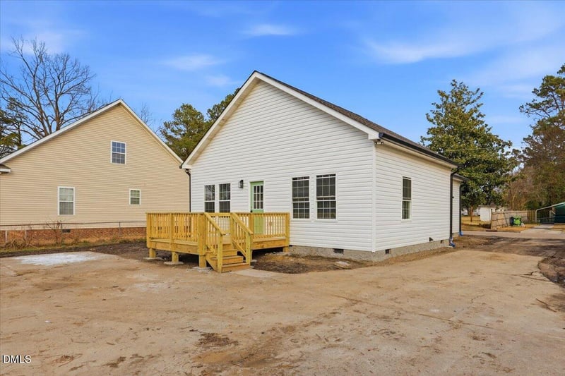 306 Martin Luther King Junior Dr, Smithfield, NC 27577