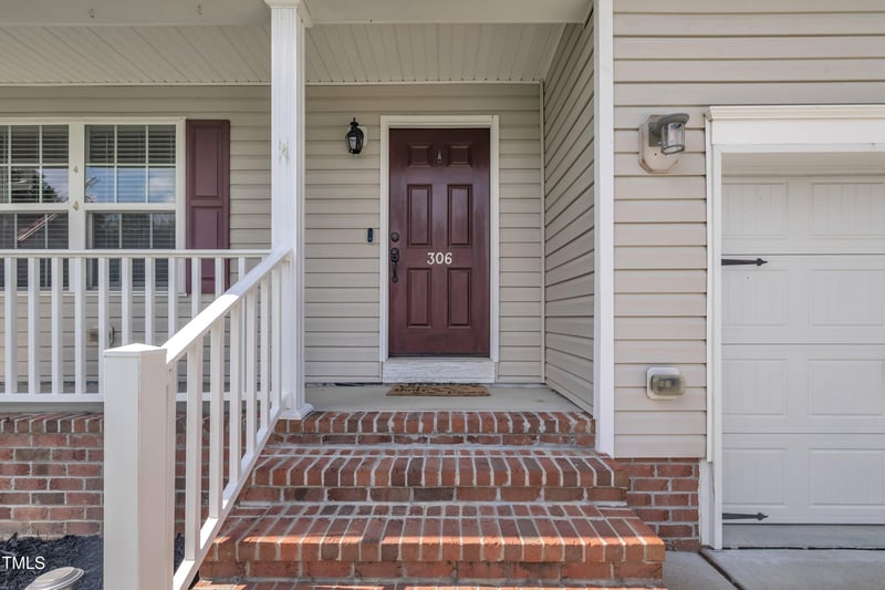 306 Meadow Hills Dr, Four Oaks, NC 27524