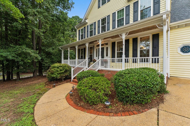 306 Parkknoll Ln, Cary, NC 27519