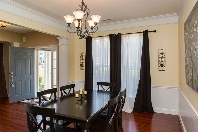 306 Sherwood Forest Pl, Cary, NC 27519