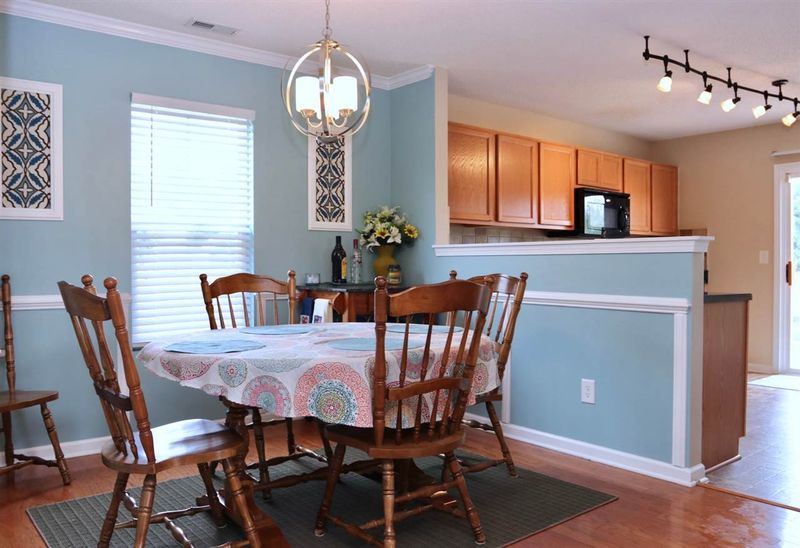 306 Sutton Pl, Mebane, NC 27302