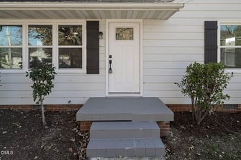 306 Thompson St, Burlington, NC 27215