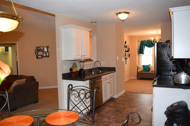306 Trestlewood Ln, Clayton, NC 27520