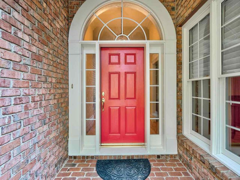 306 Versailles Dr, Cary, NC 27511