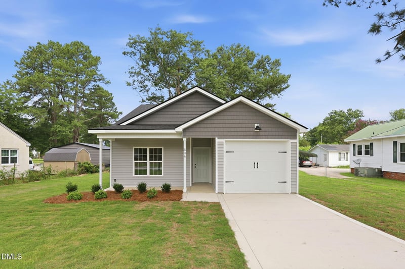 306 Washington Ave, Dunn, NC 28334