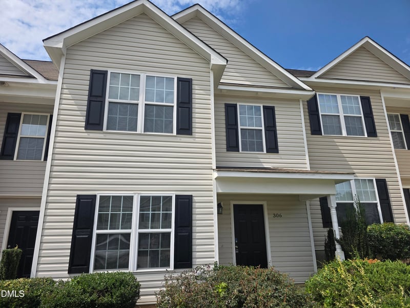 306 Whitehall Ct, Clayton, NC 27520